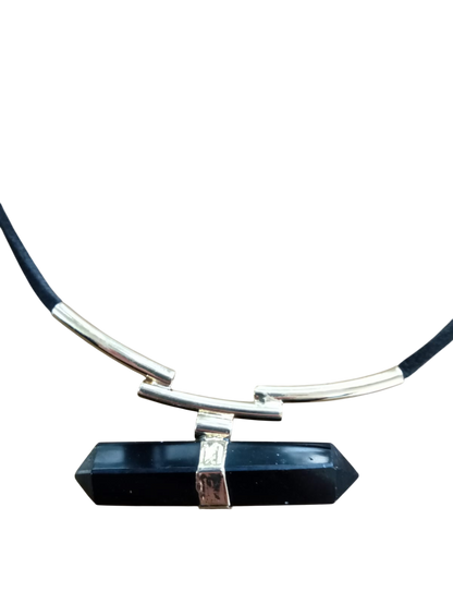 Double terminated quartz - single line